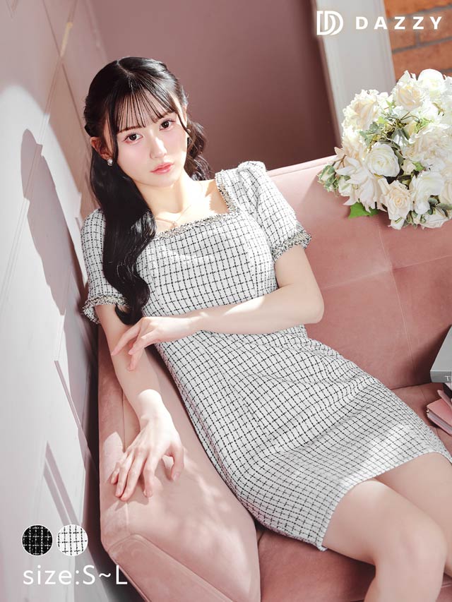 [SMLサイズ]モノトーンチェックパイピング刺繍半袖タイトミニドレス[3サイズ展開]