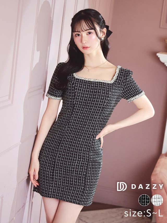 [SMLサイズ]モノトーンチェックパイピング刺繍半袖タイトミニドレス[3サイズ展開]