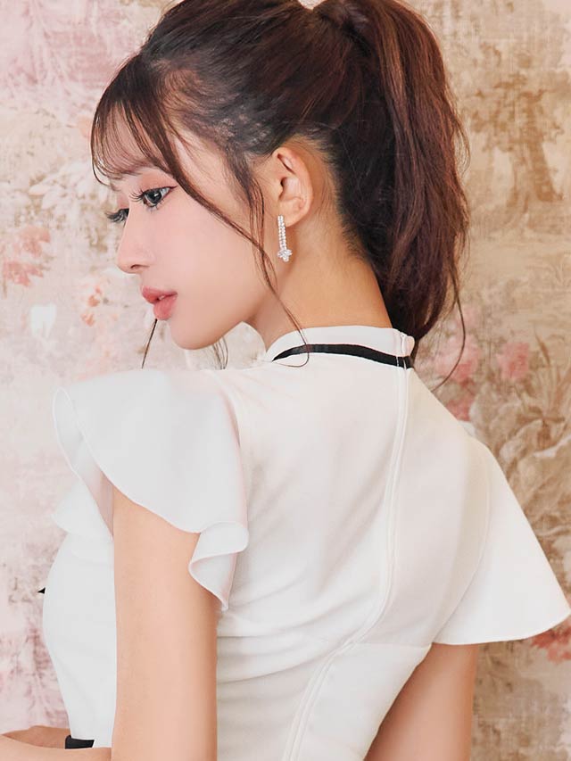 ボウタイリボンフリル袖ベルトモチーフマーメイドミニドレス[SML/3サイズ展開][伊藤桃々着用]