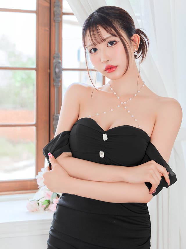 チェーンホルタービジューチュールオフショルタイトミニドレス[SML/3サイズ展開][伊藤桃々着用]