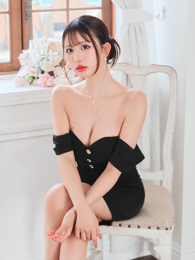 チェーンホルタービジューチュールオフショルタイトミニドレス[SML/3サイズ展開][伊藤桃々着用]