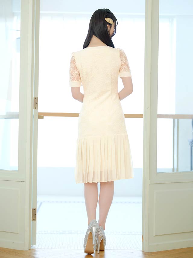 5/21新作!フラワーレースパールビジュープリーツAライン膝丈ドレス[SML/3サイズ展開]