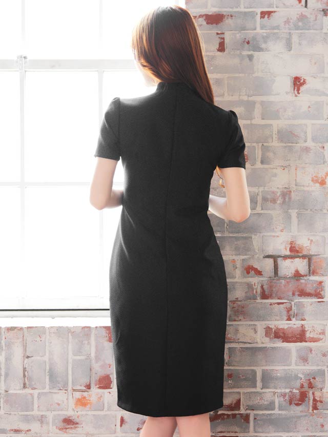 ビジューボタンジップスリットベルトモチーフ半袖タイト膝丈ドレス[SML/3サイズ展開]