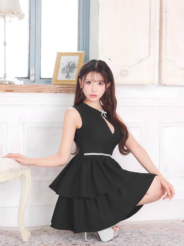 ティアードリボンビジューホールAラインミニドレス[XS~M/3サイズ展開][伊藤桃々着用]