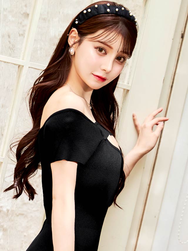 オフショルカットアウト半袖ニットワンピース[カジュアル/dazzy closet]