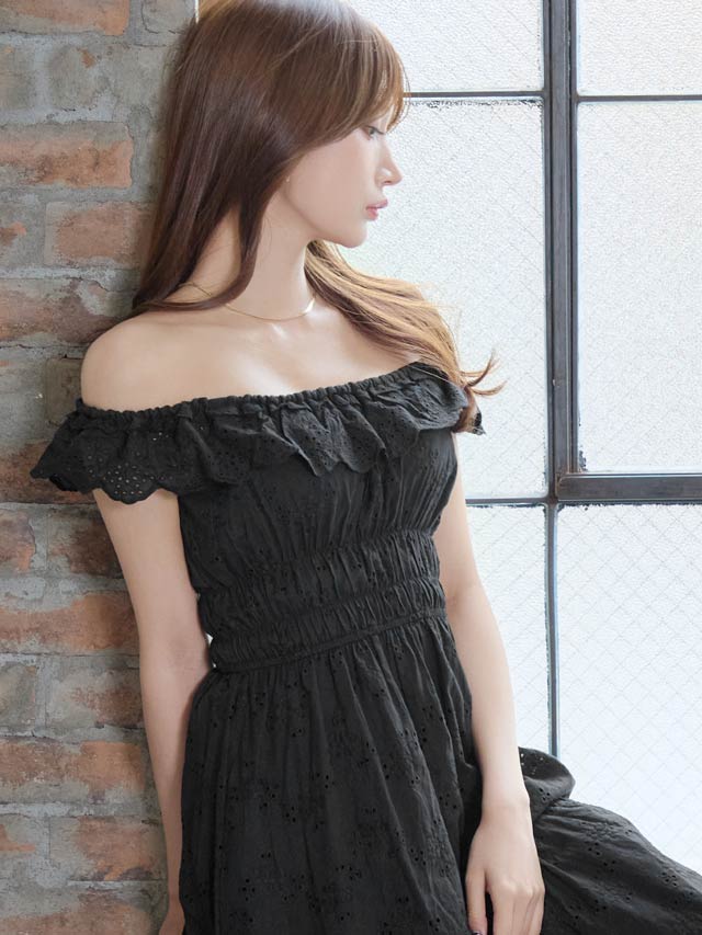 [SMLサイズ]オフショルダーパンチングレースワンピース[3サイズ展開][カジュアル/dazzy closet]