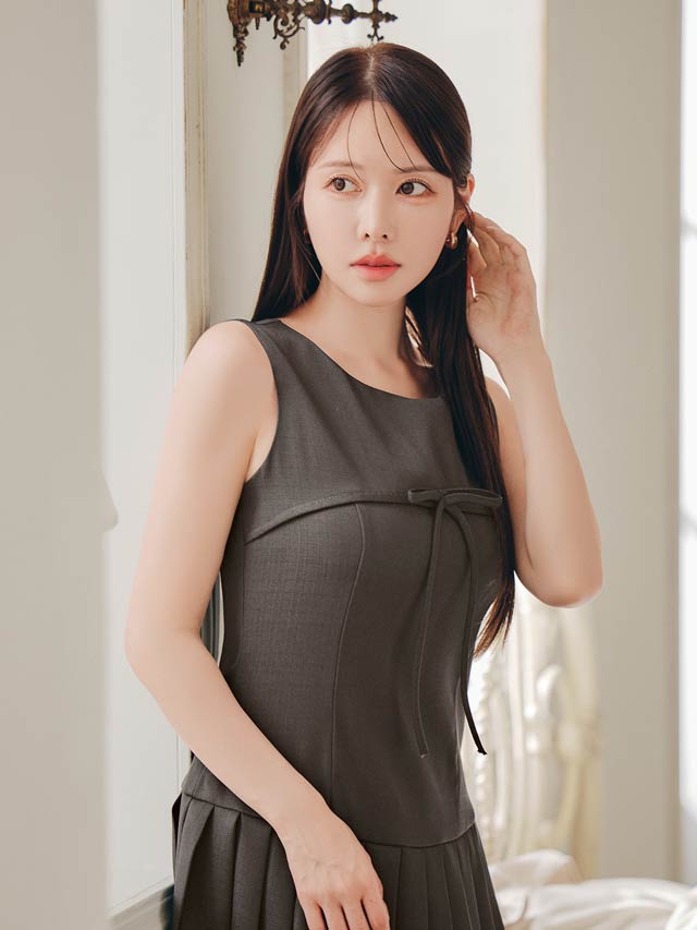 9/10新作!ノースリーブフロントリボンプリーツAラインワンピース[カジュアル/dazzy closet]