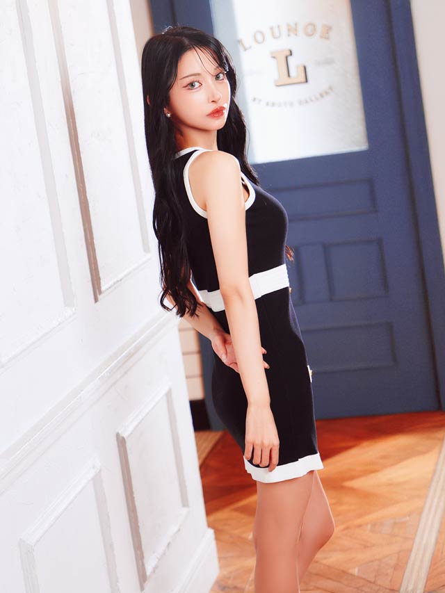 8/1新作!バイカラーフロントラインボタンビジューニットワンピース[カジュアル/dazzy closet]