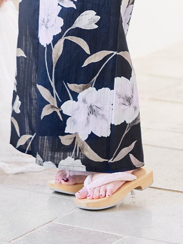 [単品] 和柄モチーフ下駄【YUKATA by dazzy 2025】