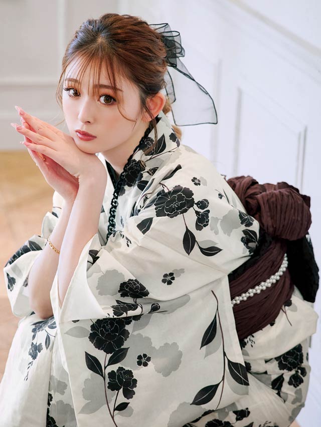 [3点SET]モノトーン牡丹柄浴衣【YUKATA by dazzy 2025】