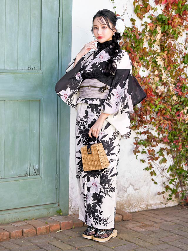 [3点SET]ディープホワイト百合柄浴衣【YUKATA by dazzy 2025】