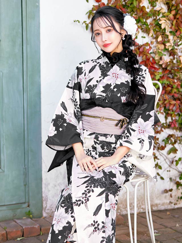 [3点SET]ディープホワイト百合柄浴衣【YUKATA by dazzy 2025】