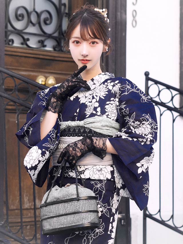 [3点SET]紺地×レトロ花柄浴衣【YUKATA by dazzy 2025】