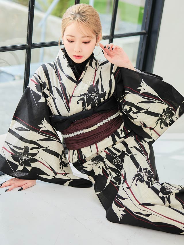 [3点SET]縦縞モノクロ百合柄浴衣【YUKATA by dazzy 2025】