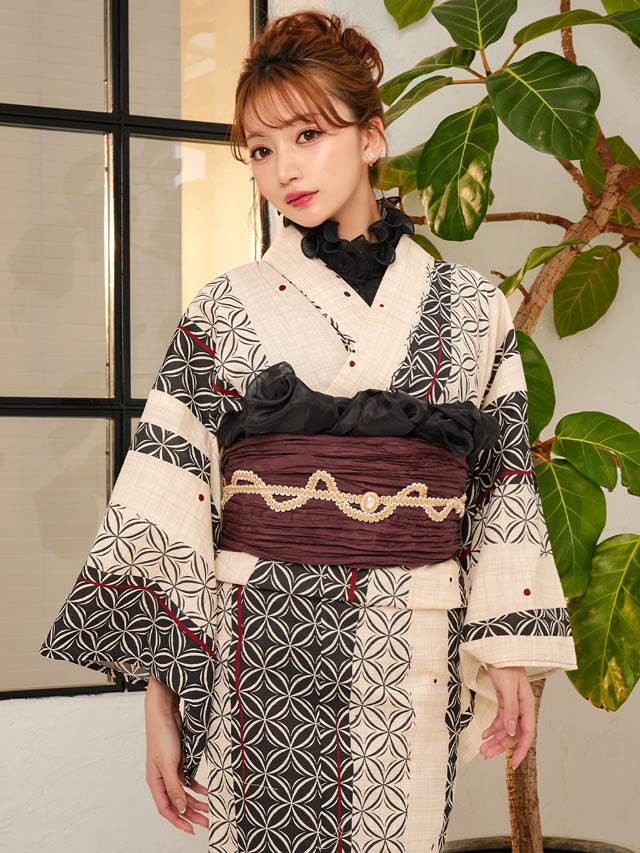 [3点SET]モノクロ七宝柄浴衣【YUKATA by dazzy 2025】