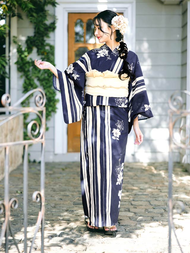 [3点SET]ストライプ×百合柄浴衣【YUKATA by dazzy 2025】