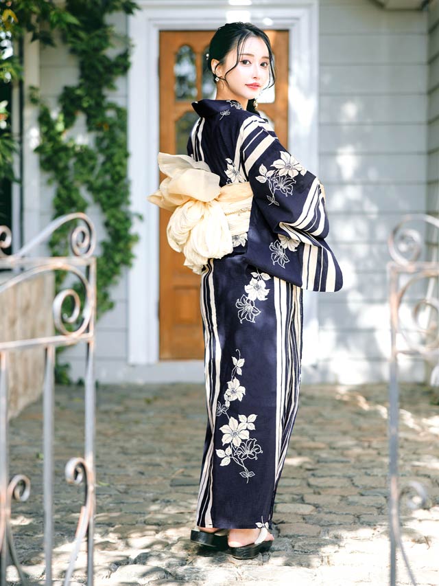 [3点SET]ストライプ×百合柄浴衣【YUKATA by dazzy 2025】
