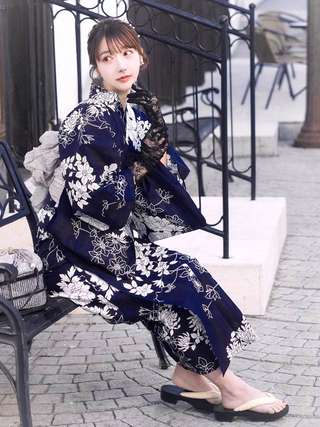 [セパレート浴衣] 紺地×レトロ花柄浴衣[4点SET]【YUKATA by dazzy 2025】