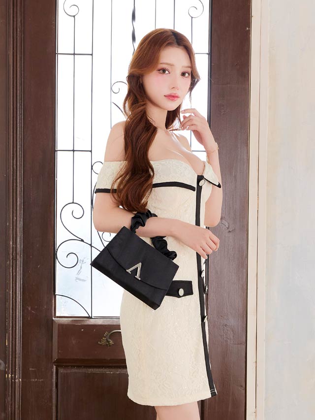 8/4新作![2way]Vビジューシャーリングハンドル＆ショルダーバッグ