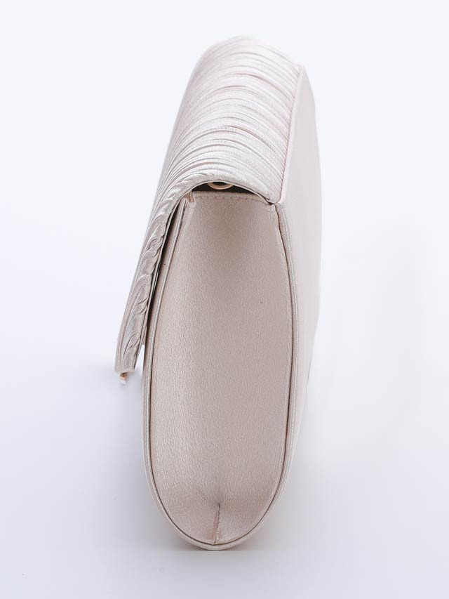 7/10再入荷!ワンカラープリーツクラッチバッグ