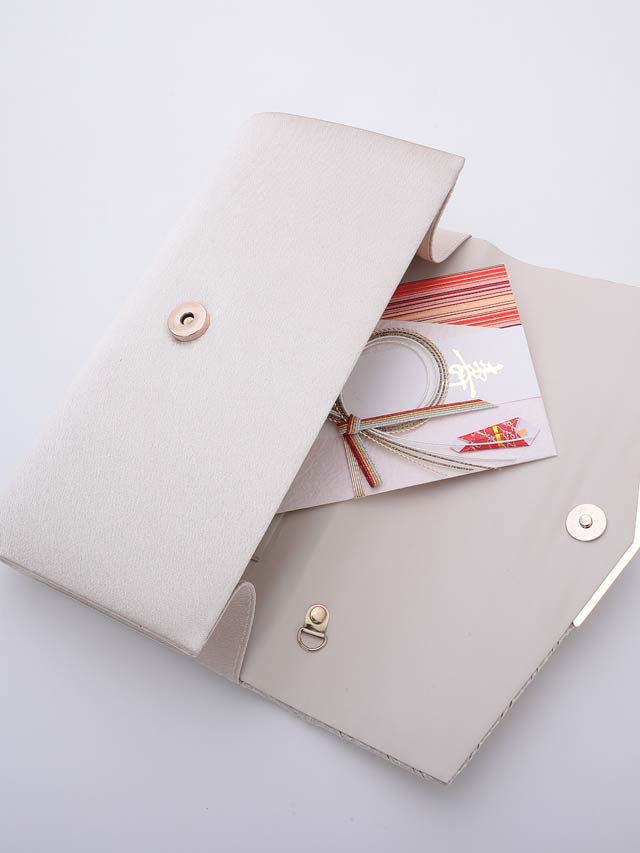 7/10再入荷!ワンカラープリーツクラッチバッグ