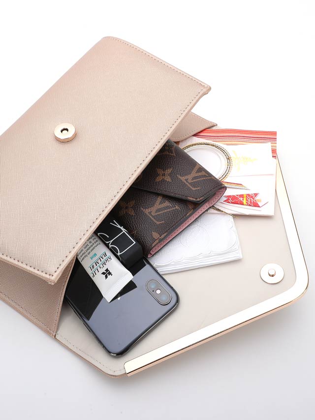 7/10再入荷![全3色][2way]シンプルデザインレタークラッチバッグ