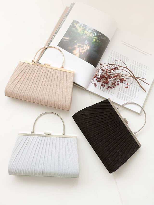 5/8再入荷!メタルハンドルラメプリーツパーティーバッグ