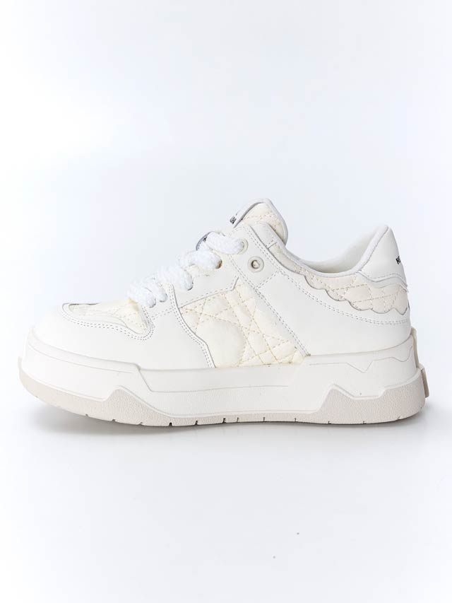 6/9新作!厚底カジュアルキルティングスニーカー[dazzyオリジナル]