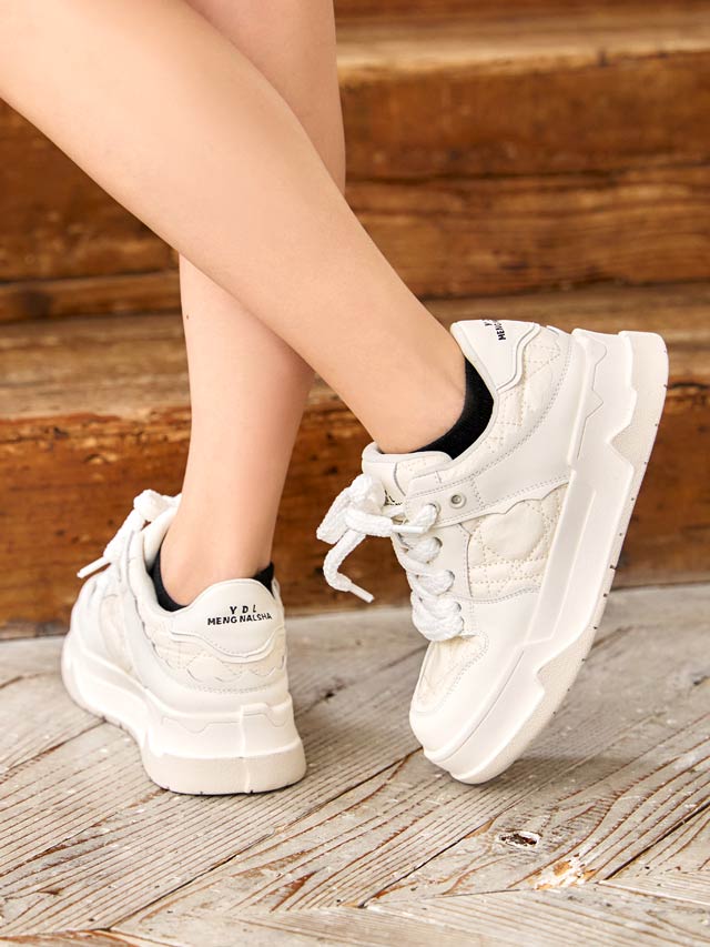 6/9新作!厚底カジュアルキルティングスニーカー[dazzyオリジナル]