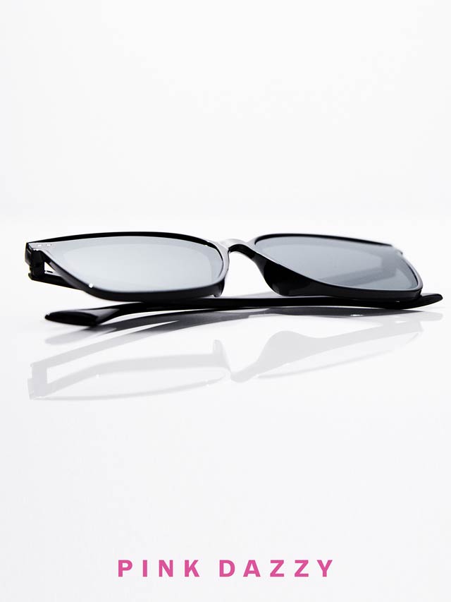 ブラックスタッズサングラス