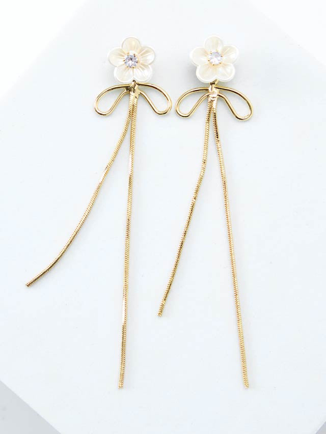 ミドルチェーンフラワーピアス