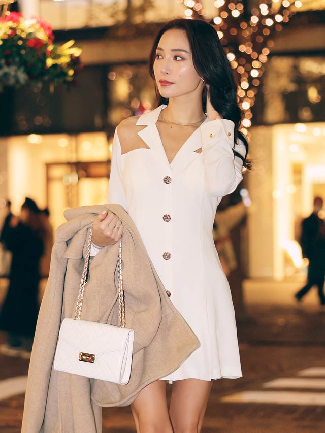 [SMサイズ]フロントボタン襟付きデコルテシアーワンピース[2サイズ展開]