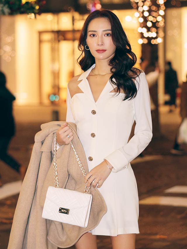 [SMサイズ]フロントボタン襟付きデコルテシアーワンピース[2サイズ展開]